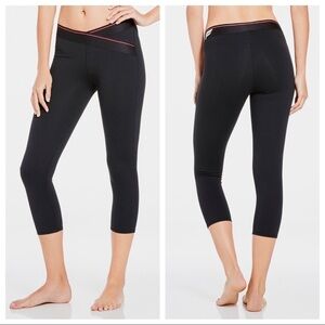 Fabletics Women’s Maddox Capri Leggings Black Coral Logo Waistband XS NWT
